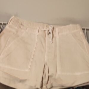 Women's American Eagle Cream Shorts